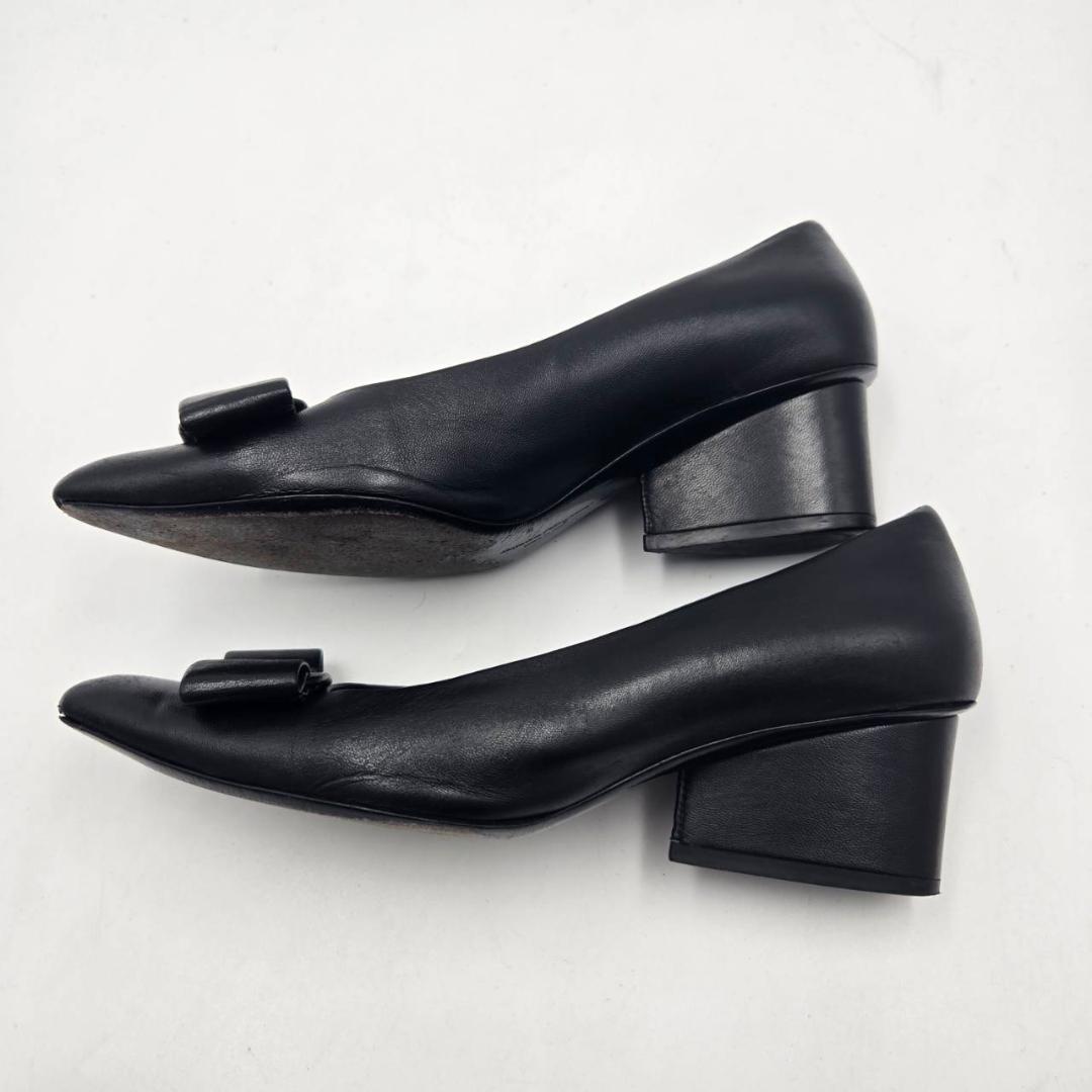 美品 Ferragamo フェラガモ パンプス 6 1/2C ヴァラリボン 黒