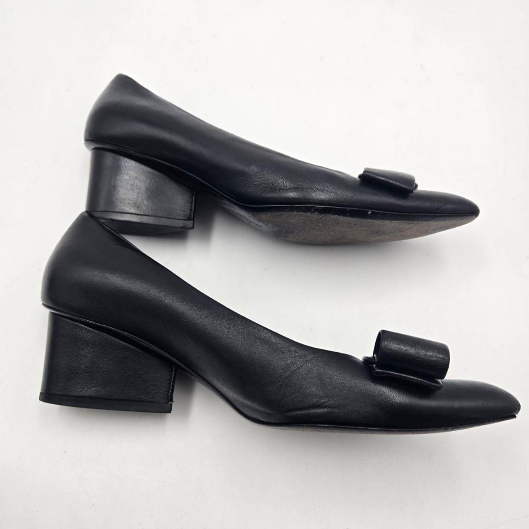 美品 Ferragamo フェラガモ パンプス 6 1/2C ヴァラリボン 黒