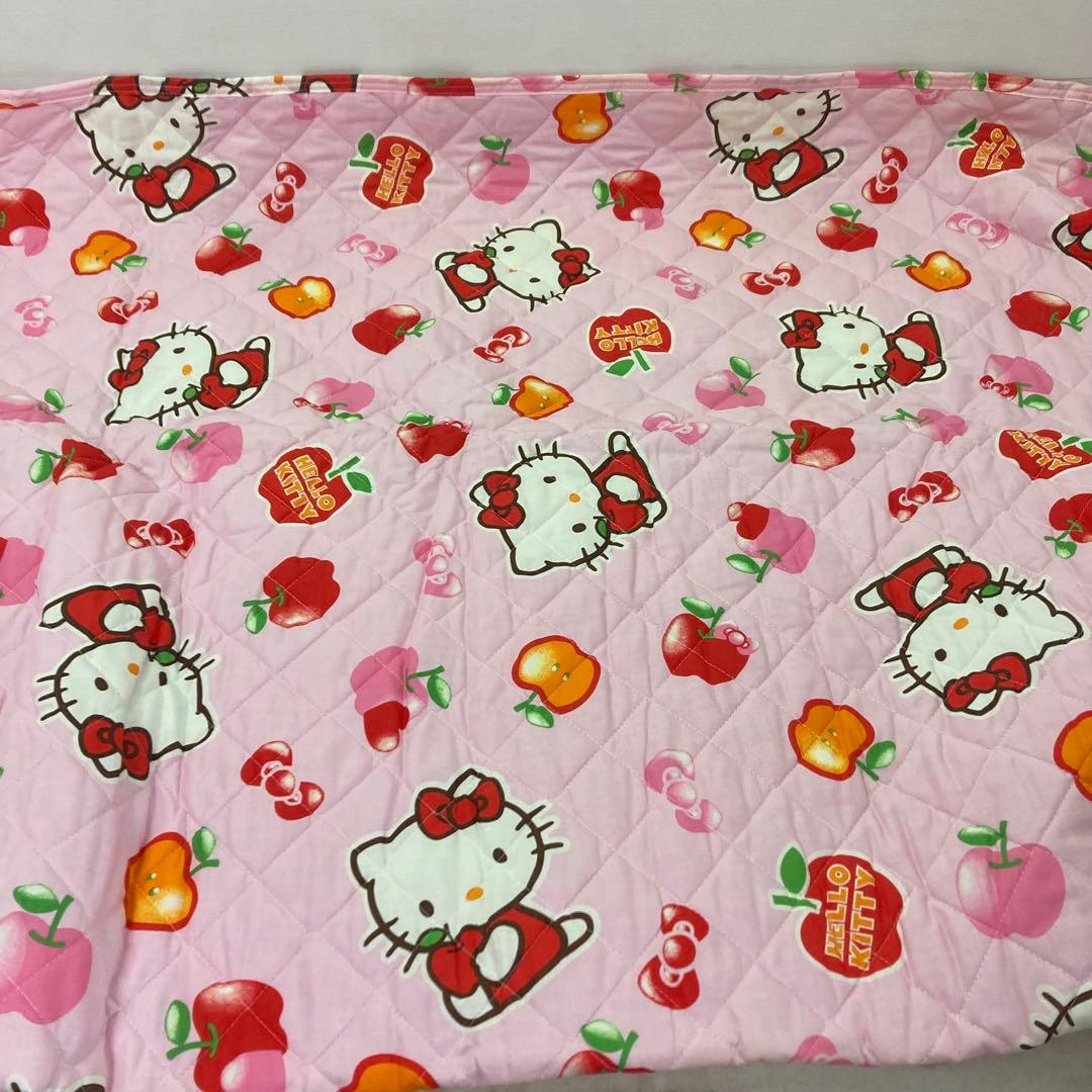 【2006年製】サンリオ　ハローキティ　敷きパッド　シーツ　リンゴ　アップル