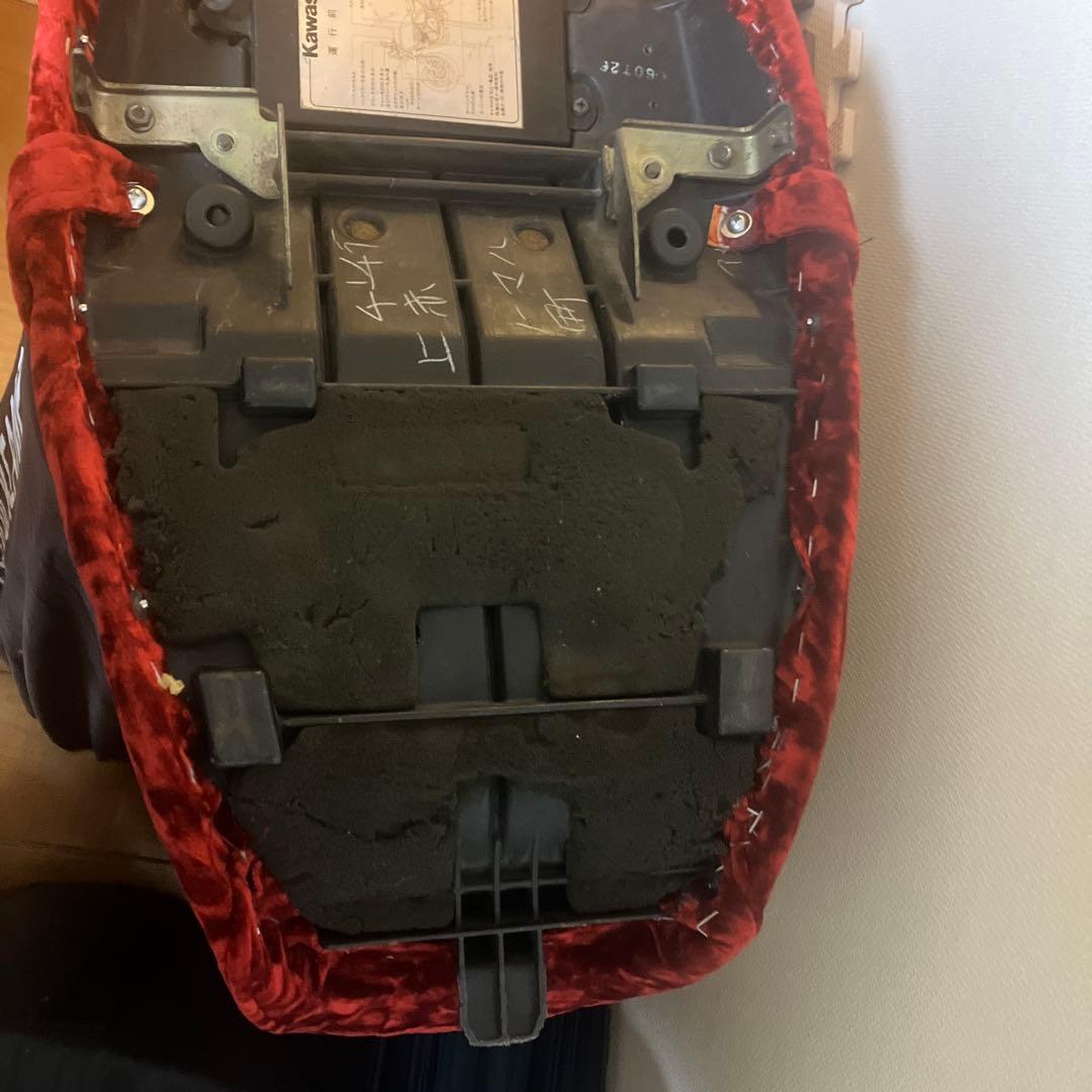 カワサキ　ゼファー400 シート　チンチラシート　チョビサン仕様