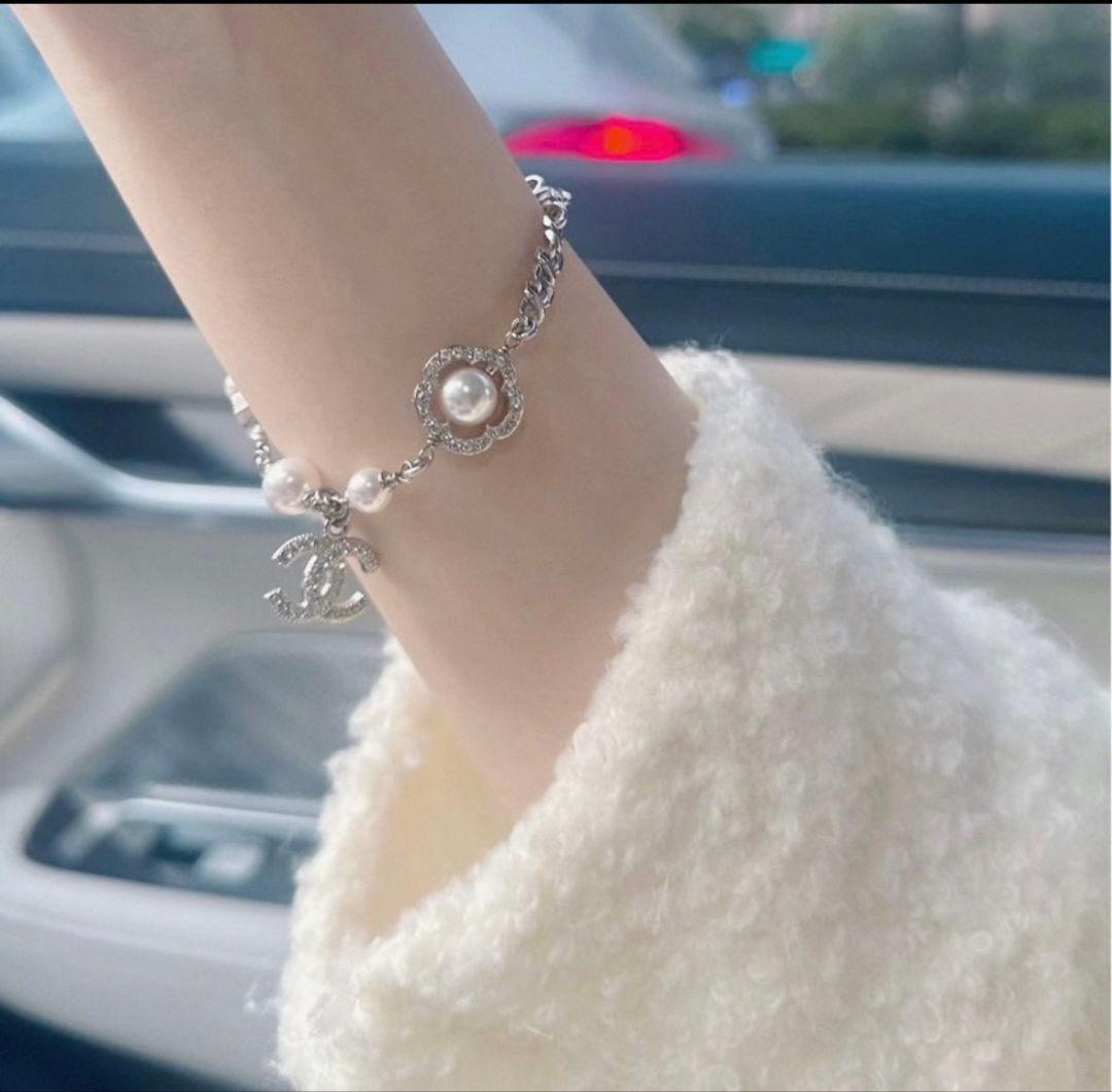 モル様CHANEL シャネル パール チャーム ブレスレット シルバー