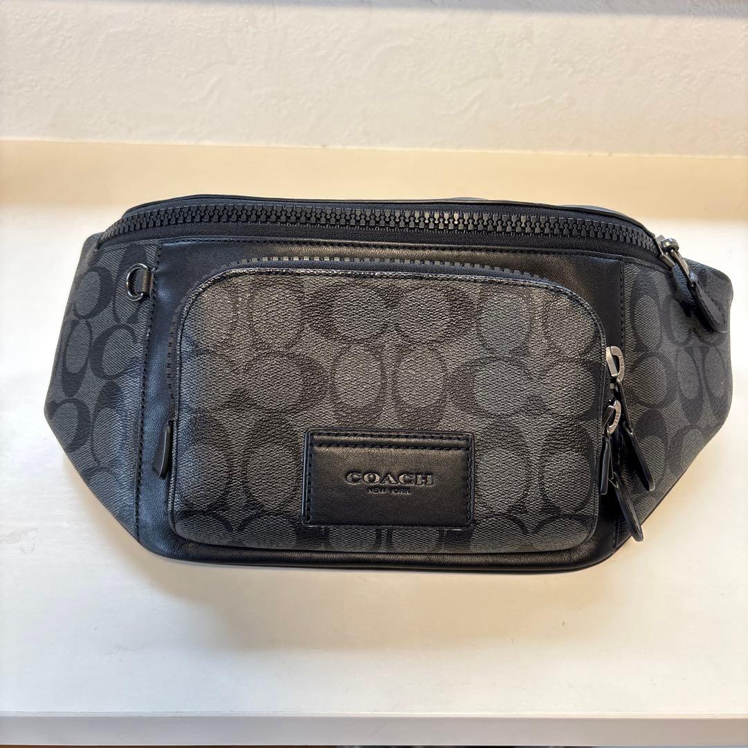 COACH モノグラムレザーボディバッグ