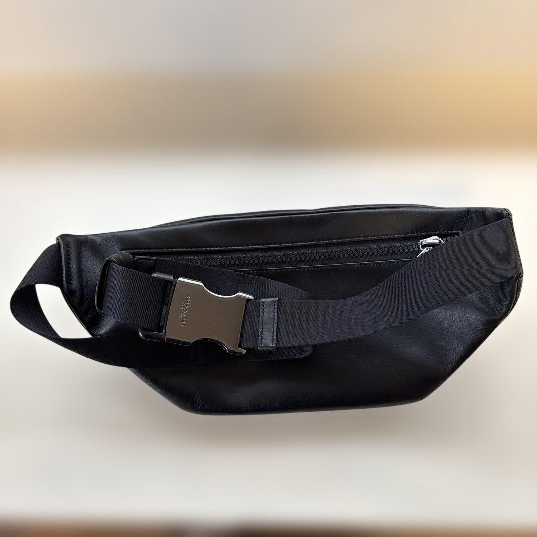 COACH モノグラムレザーボディバッグ