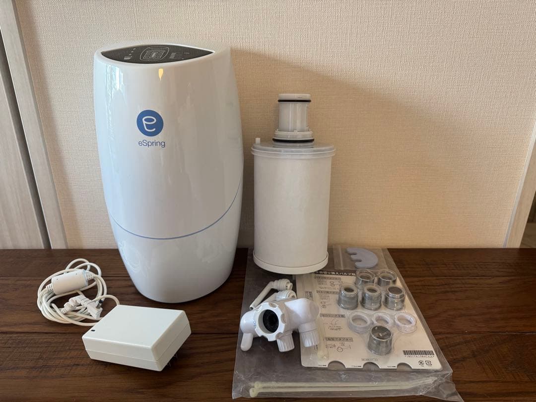 eSpring 浄水器II（据置型）本体と付属品