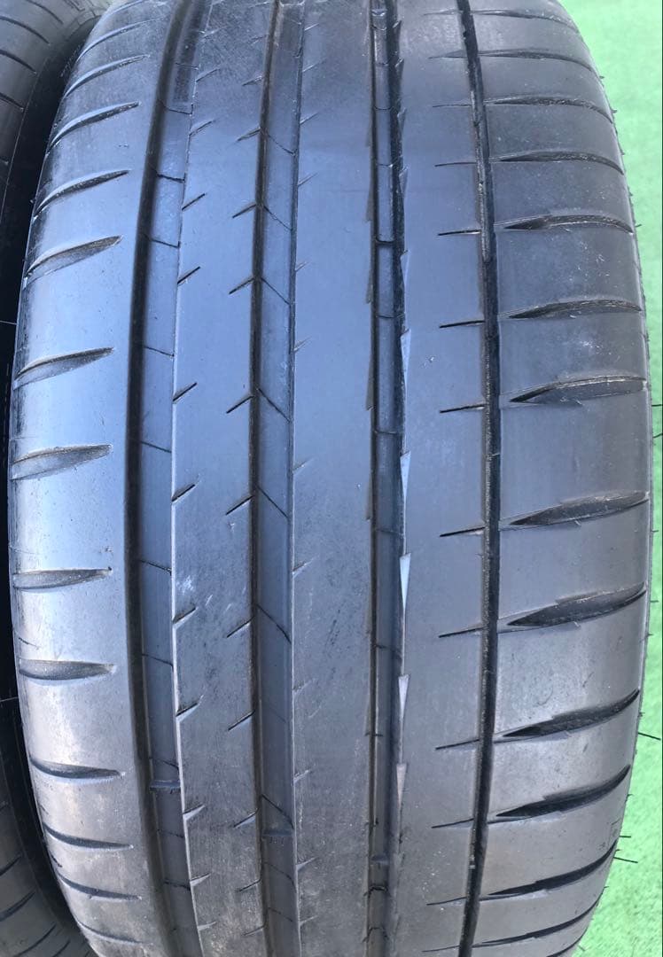 235/40 R18、MICHELIN 4S、2024年