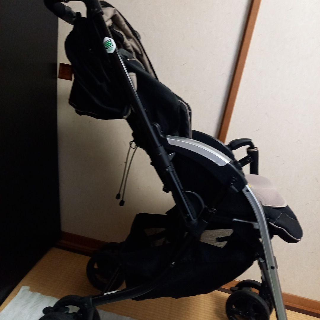 コンビ　ベビーカー　ディアクラッセ 　オート4キャス　(ルーバー開閉式)