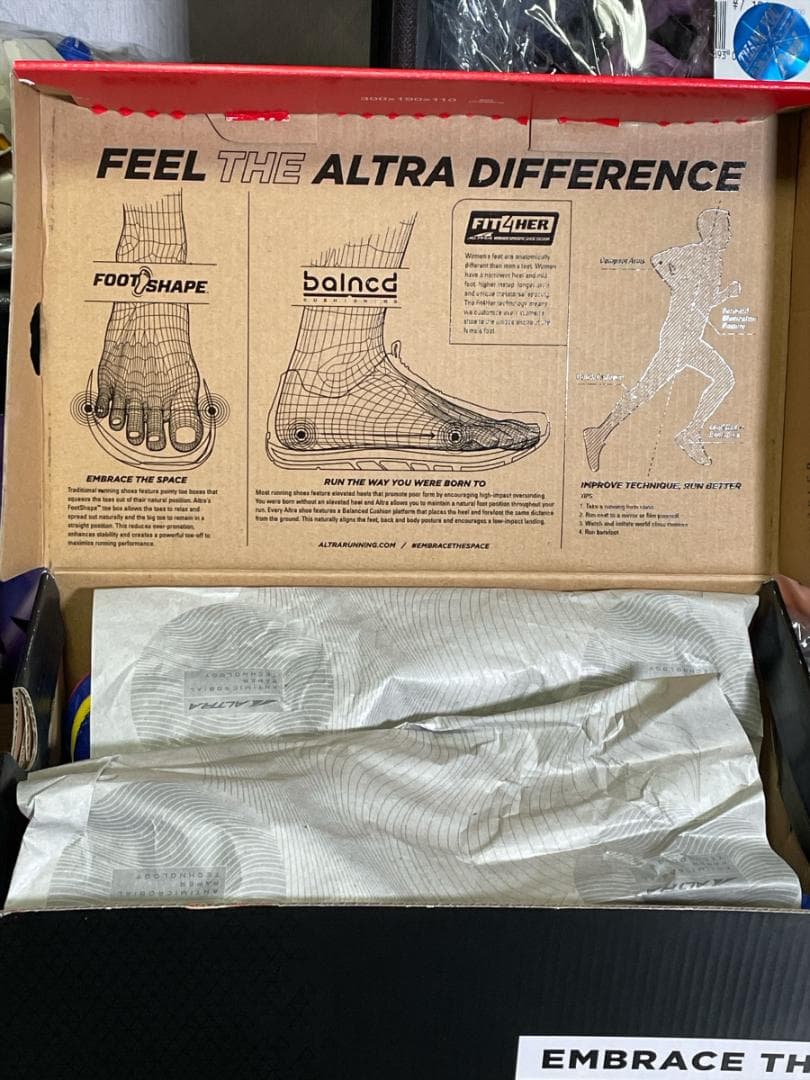 新品　ALTRA アルトラ　エスカランテレーサーコロラドUS8　26cm
