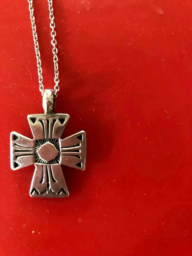 ジェニファーカーティス　スターリングシルバー925 クロス型ペンダントネックレス