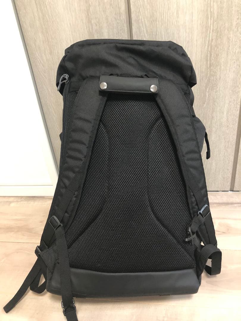 ヴィッセル神戸Asics ブラック バックパック メッシュポケット付き