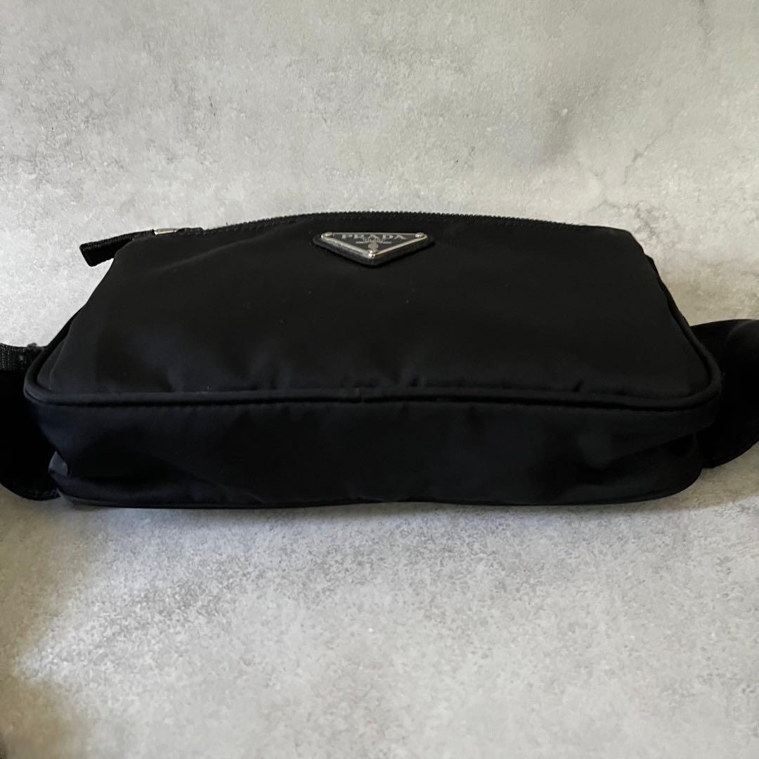 【美品】PRADA ウエストバッグ　三角ロゴ　黒　ナイロン　近年モデル