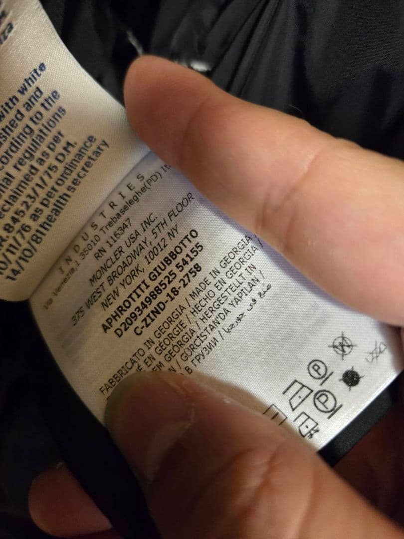 ｖ*️様 オークション‼️42万美品　モンクレール　APHROTITI アフロテ