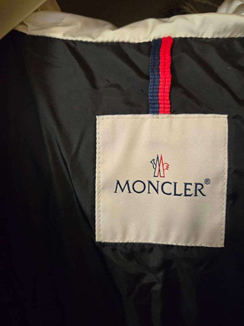 ｖ*️様 オークション‼️42万美品　モンクレール　APHROTITI アフロテ