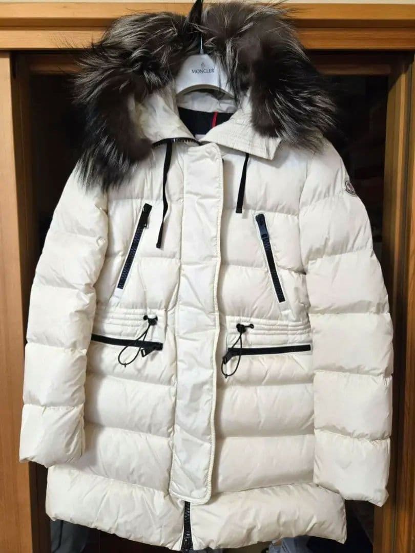 ｖ*️様 オークション‼️42万美品　モンクレール　APHROTITI アフロテ