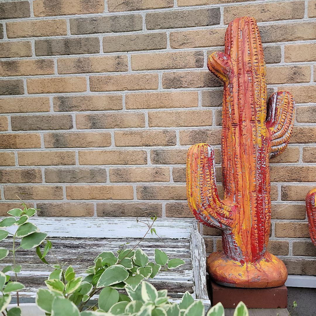 大型サボテンの置物　80cm弱　オブジェ　ガーデンor店舗等　セラミック陶器？製