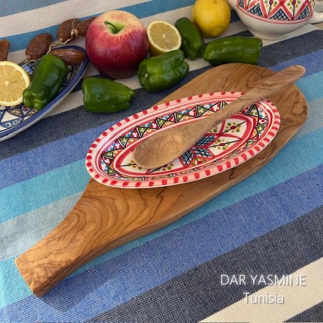 オリーブの木　カッティングボード　持ち手ありフリー　時々個性あり　約36cm