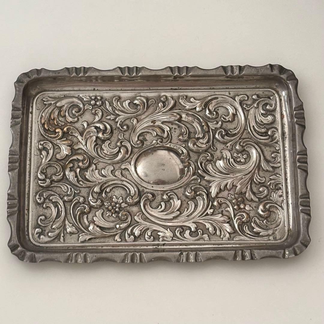 【フランス】ヴィクトリアン ヴィンテージ 装飾 銀色 トレイ エンボス加工