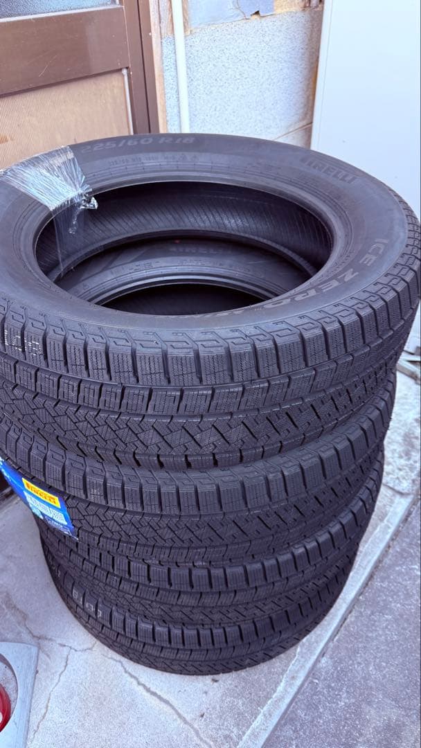 スタッドレスタイヤ 225/60 R18