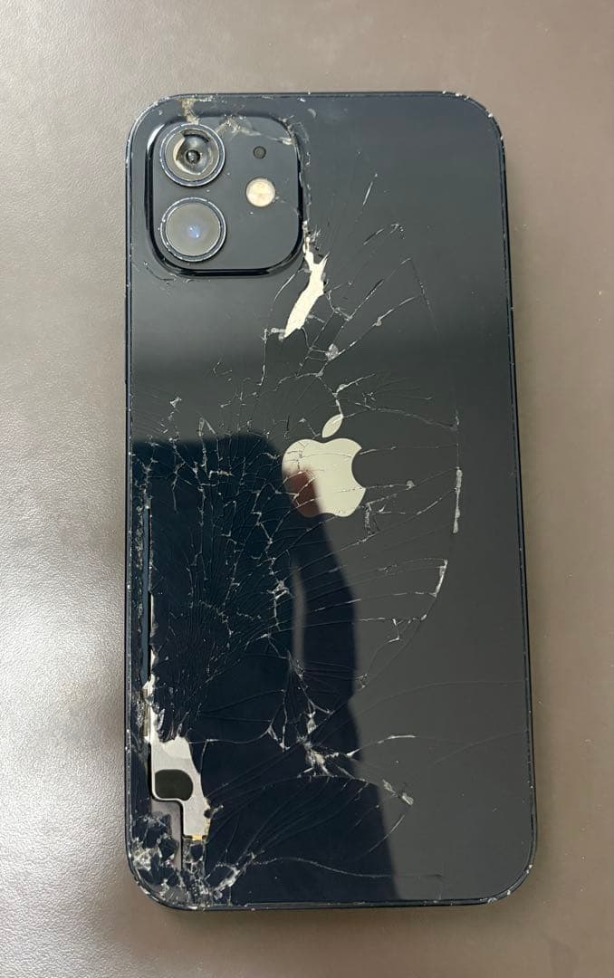 iPhone 12 ブラック 画面・背面ひび割れ　SIMフリー