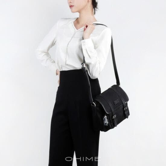 新品 GUCCI ショルダーバッグ メッセンジャーバッグ ブラック 完売商品