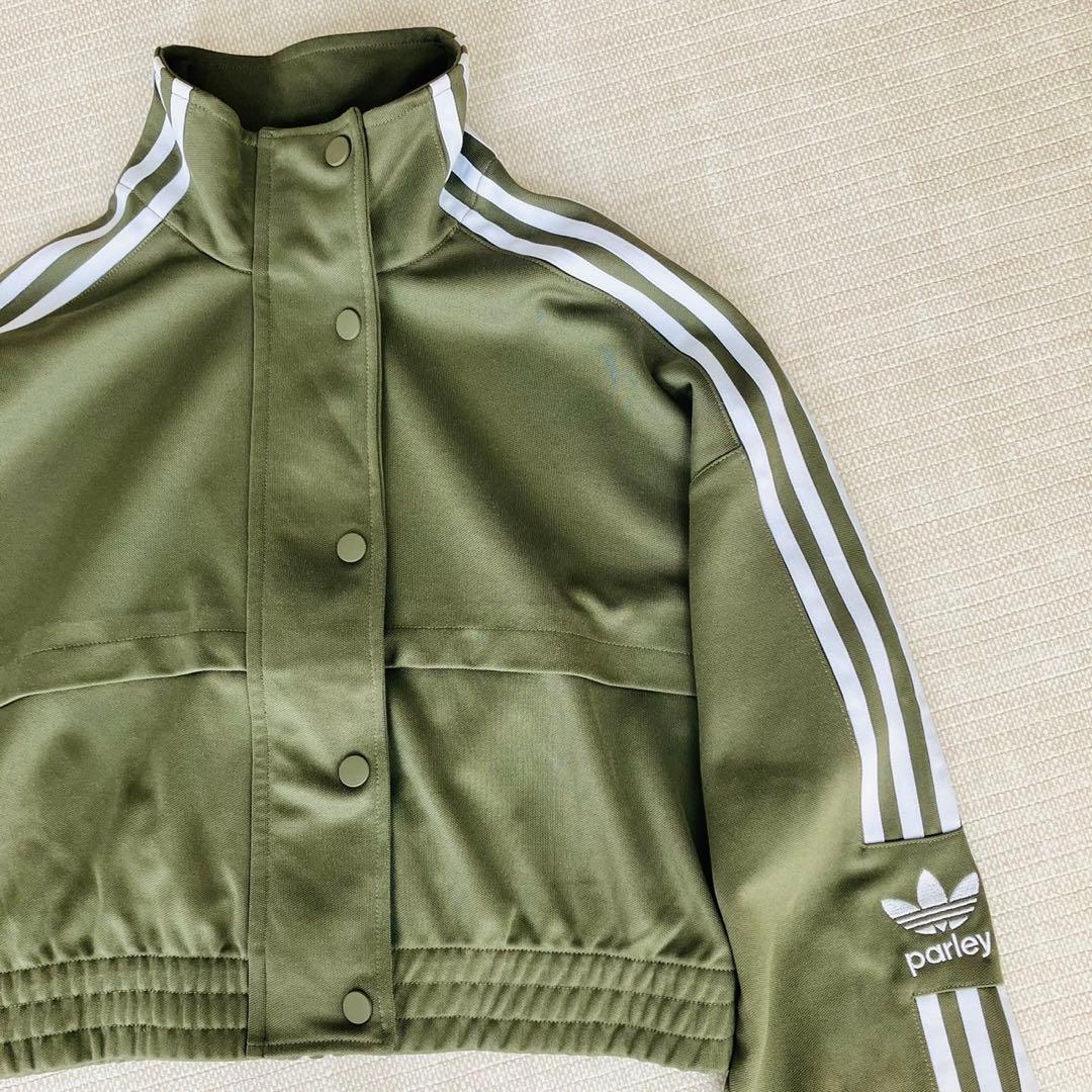【美品】アディダス パーリィ トラックジャケット ショート丈 くすみグリーン