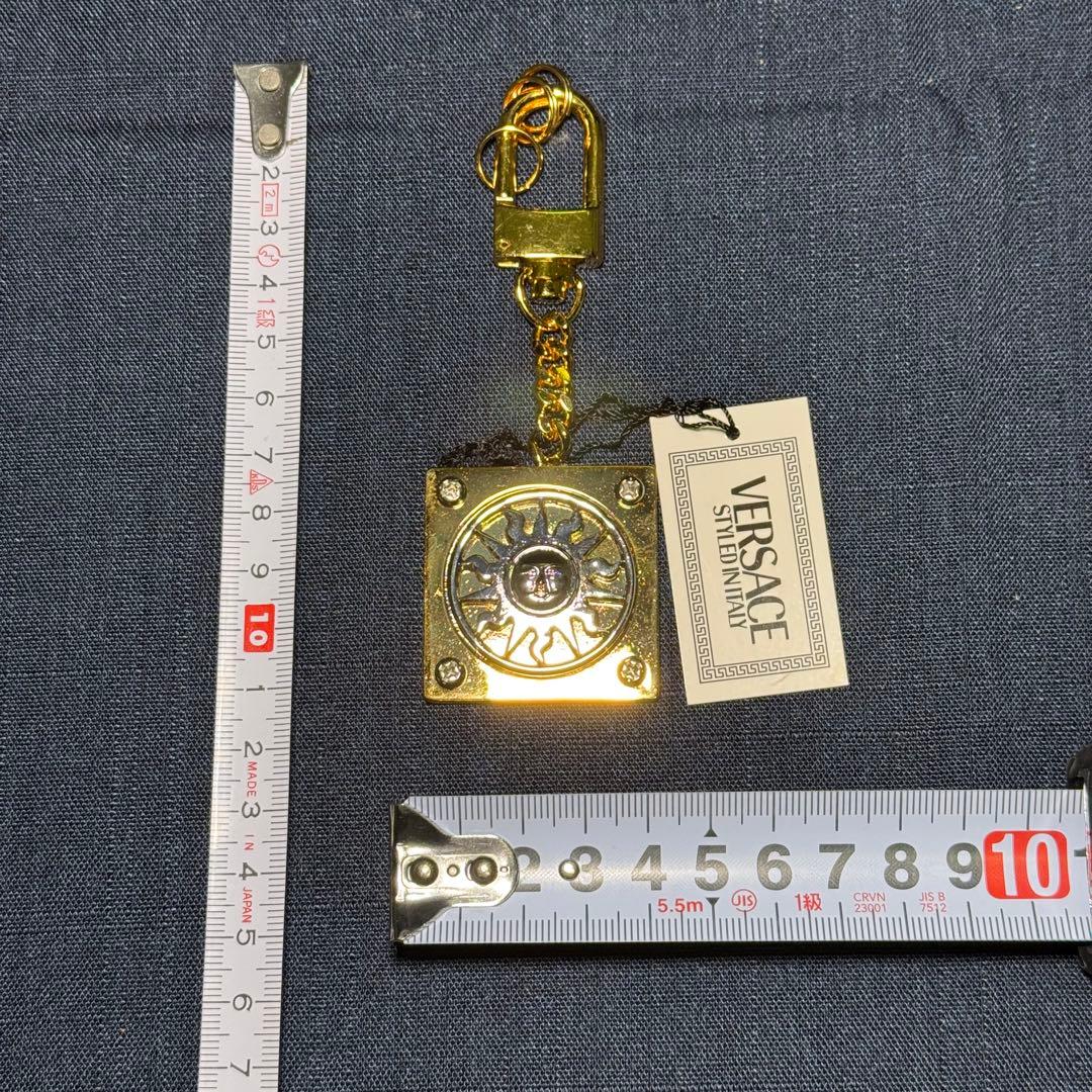 ジャンニ　ヴェルサーチ　キーリング　gianni versace