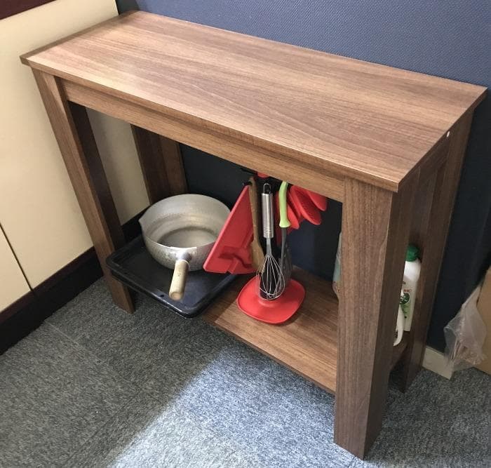 サイドテーブル コンソール 北欧 スリムな形状が特徴