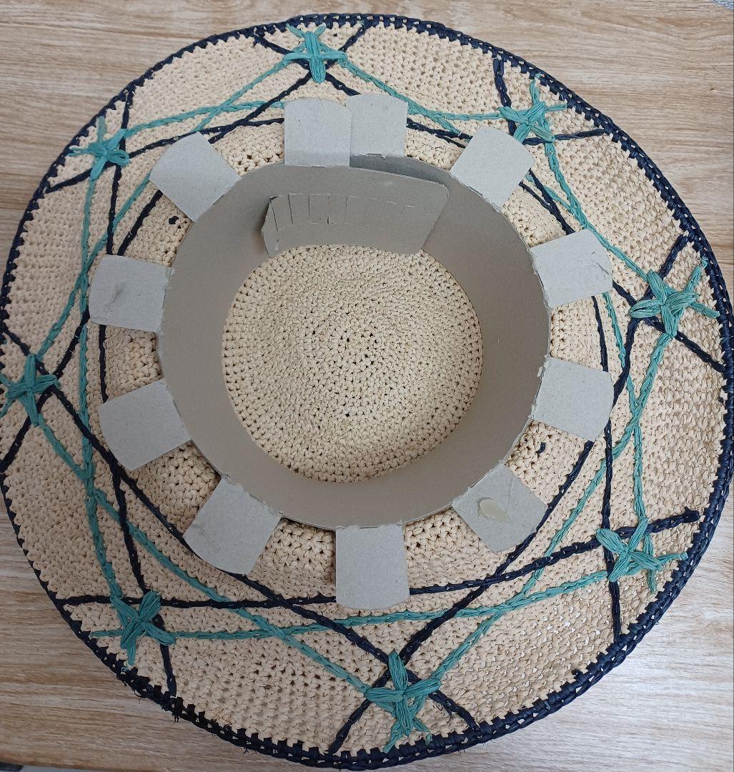 ヘレンカミンスキ－.ラフィア100%ハット57センチ