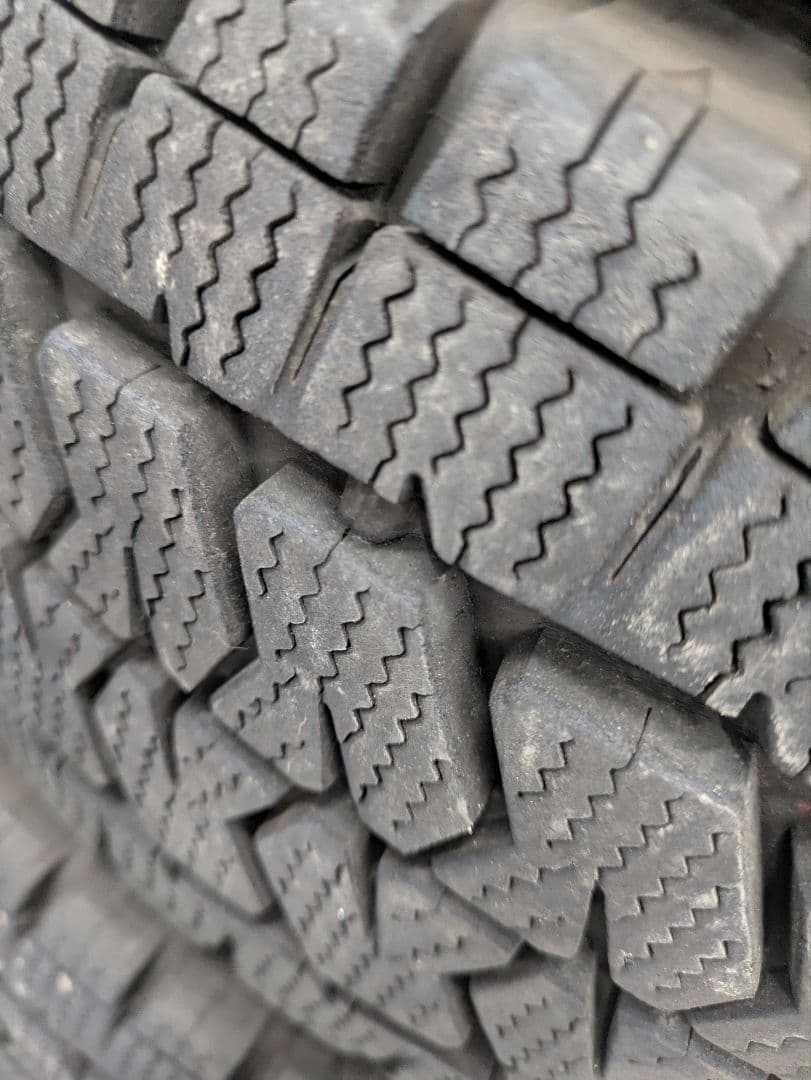 【23年製】195/80R15 107/105N LT スタッドレスタイヤ