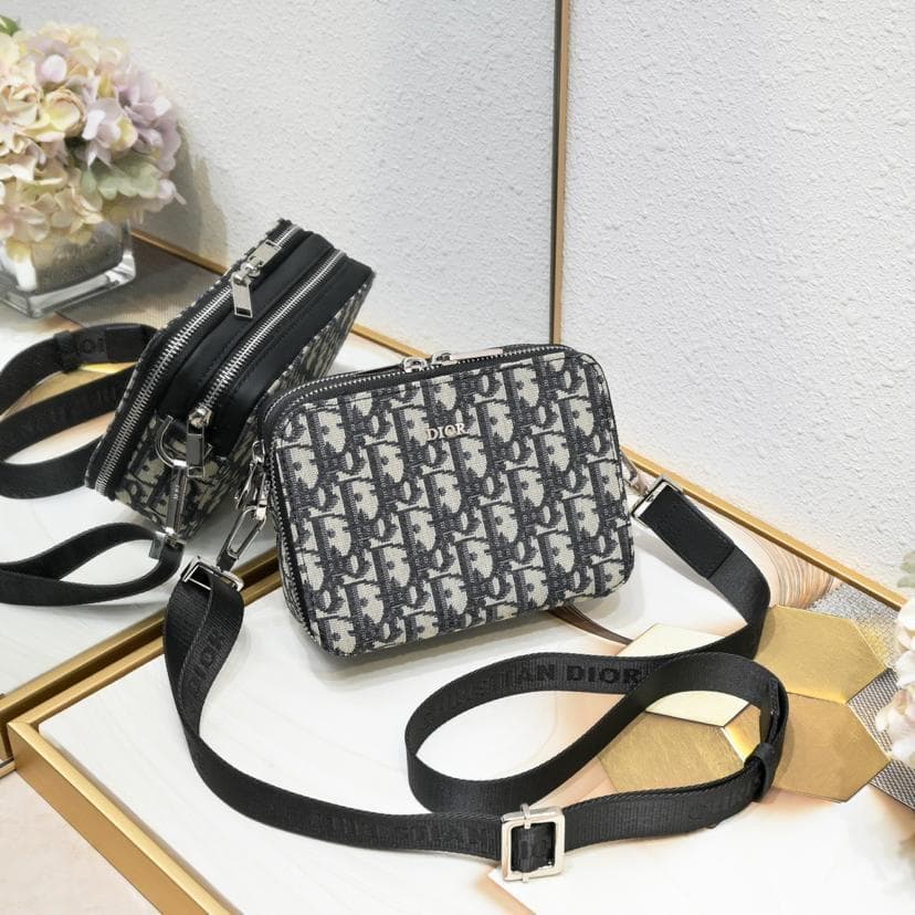 美品ノベルティショルダーバッグ バッグ