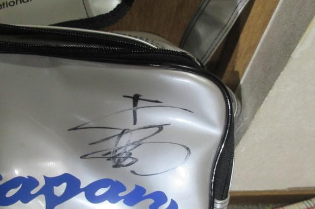 希少品直筆サイン数人日本代表molten(モルテン)エナメルボストンバック