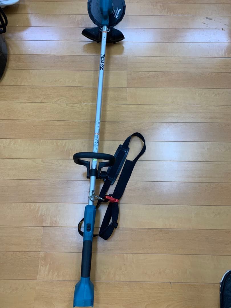 Makita 18V 草刈り機 MUR194D コードレス