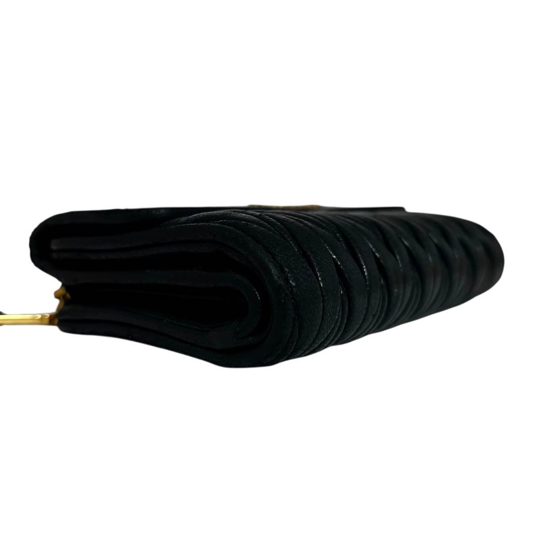 希少✨ミュウミュウ 二つ折り財布 マテラッセ ロゴ金具 レザー ブラック