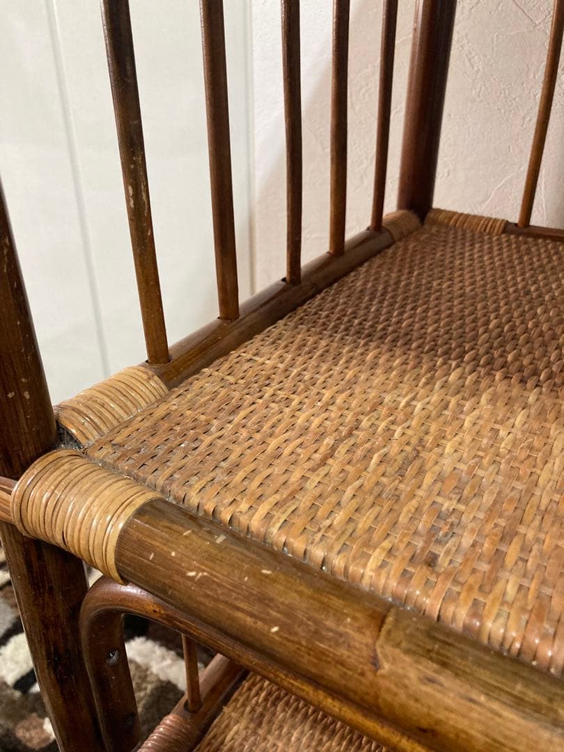 ラタン製のキャスター付き オープンシェルフ高さ90 横46 縦40