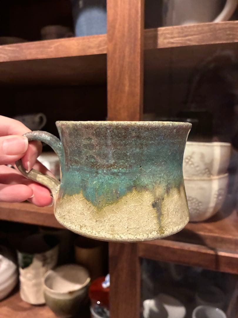 信楽焼　青緑とクリーム色の陶器マグカップ　藤原純