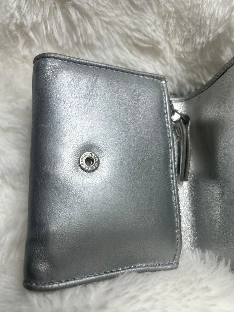 メゾンマルジェラ 三つ折り財布 シルバー グラムスラム カレンダーロゴ