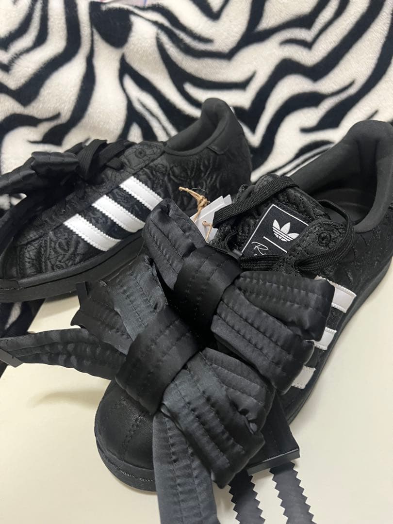 adidas CAROLINE HU キャロライン フウ