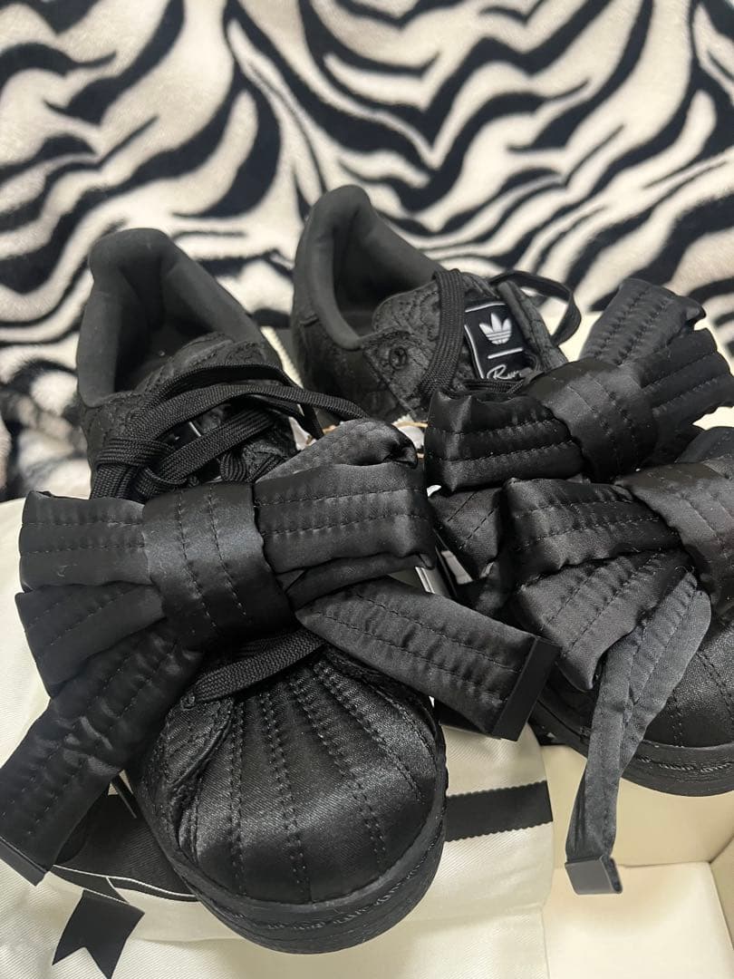 adidas CAROLINE HU キャロライン フウ