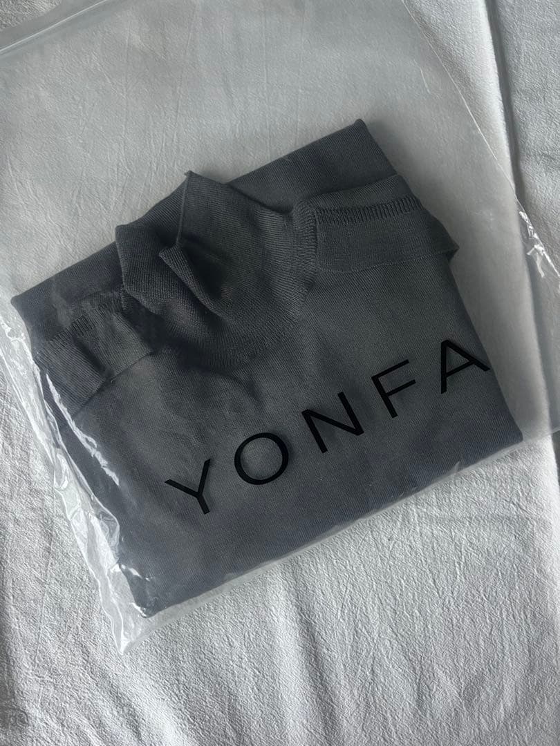 YONFA フラッシータートルニット　charcoal gray