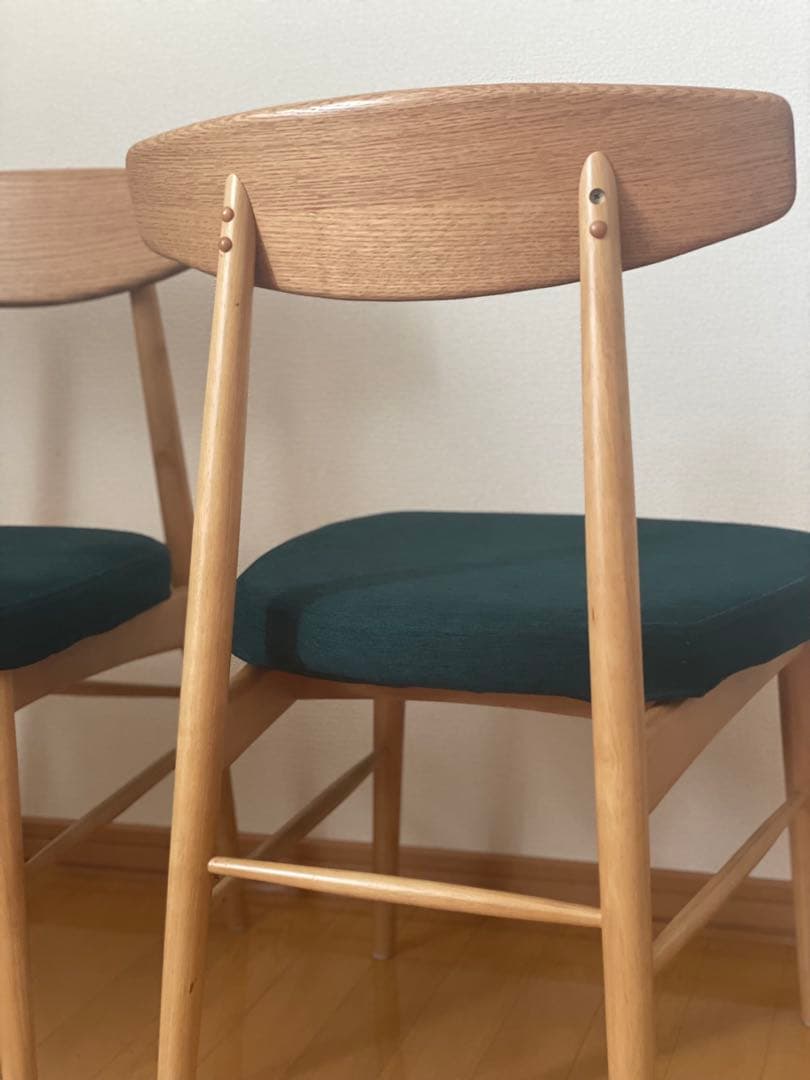 【きんたろう】 美品天然木ダイニングチェアアイボリー1脚グリーンカバー付