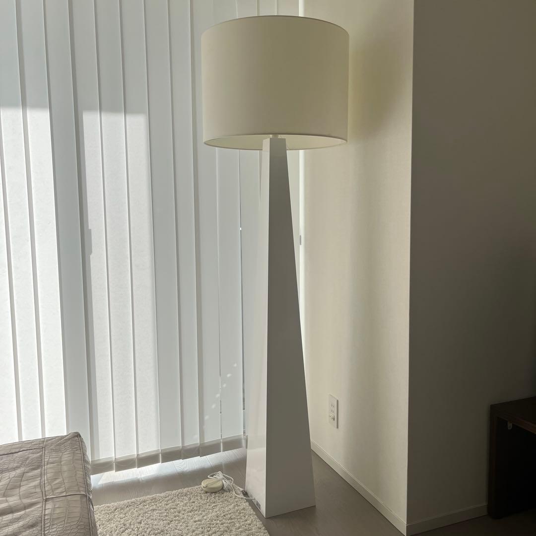 FLYMEe Noir / フライミーノワール フロアライト