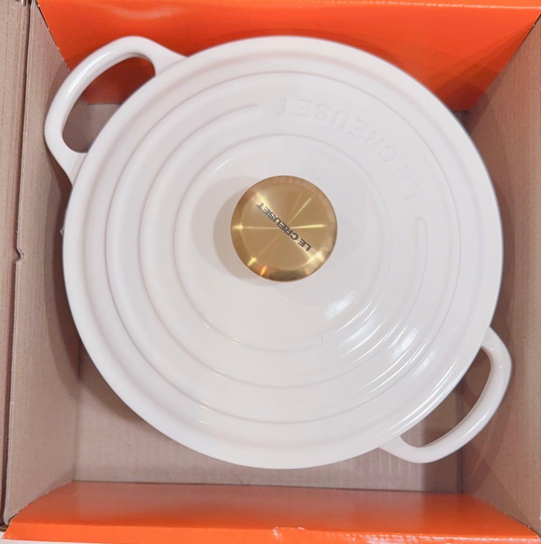 【新品】シグニチャー ココット・ロンド 20cm ホワイト（ゴールドツマミ）