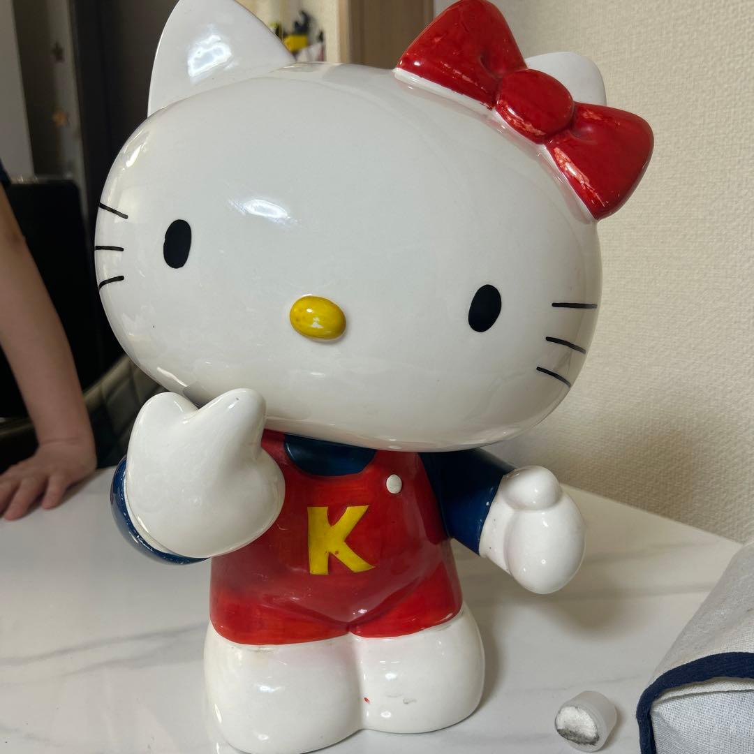 キティちゃん　貯金箱