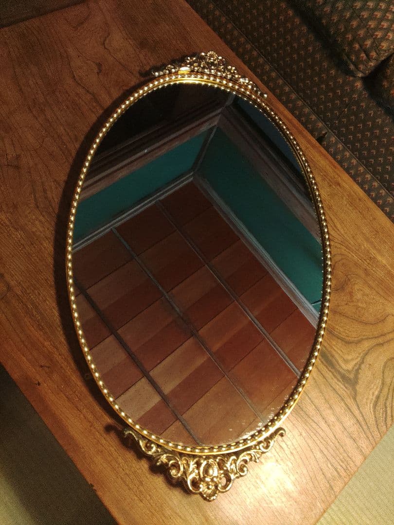 ウォールミラー　オーバルミラー　鏡　壁掛け　レトロ　アンティーク　ヴィンテージ