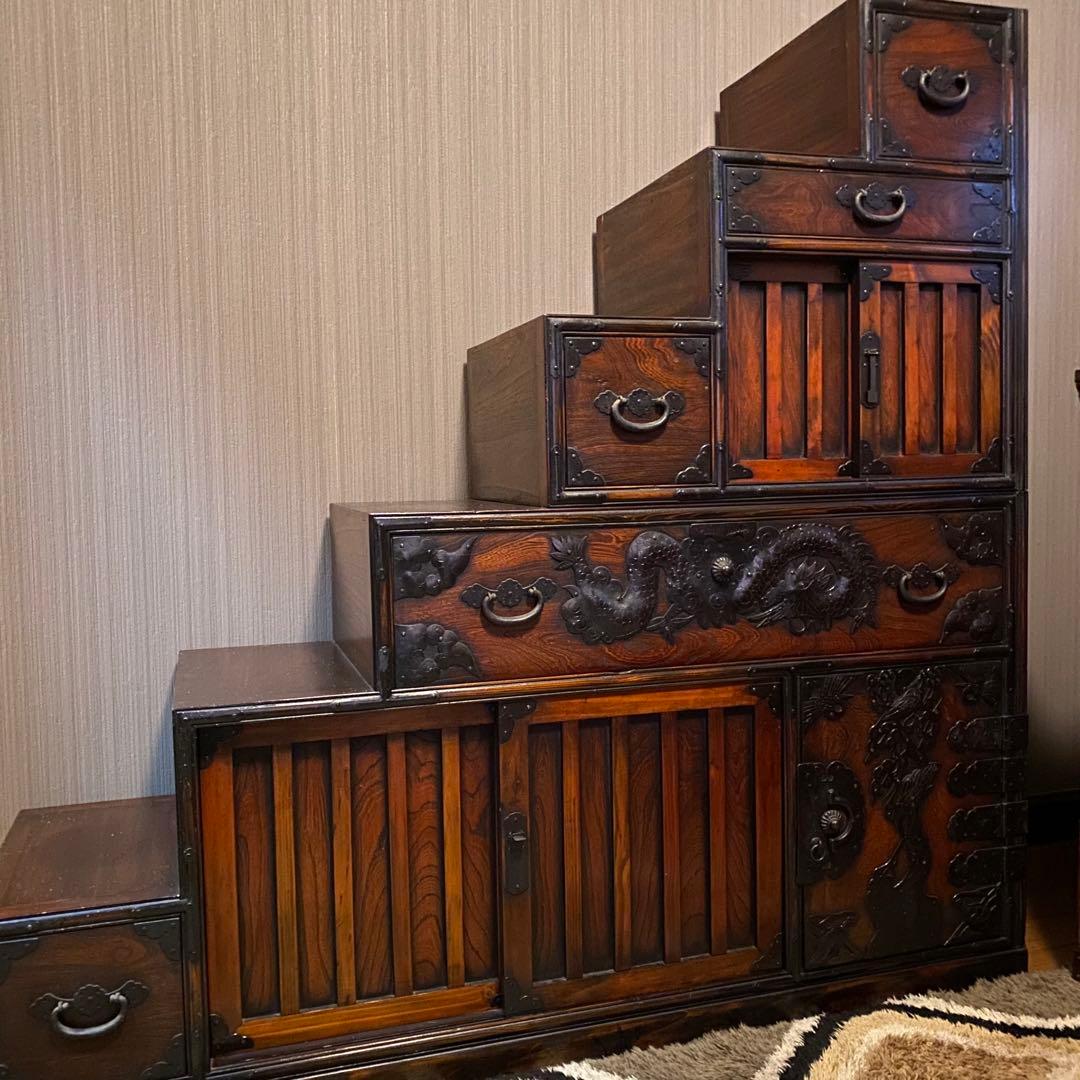 両面使用！木製階段状タンス　アンティーク 龍 両面彫金 引き取り！