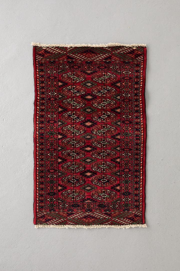 ヴィンテージラグ　トライバルラグ　ラホール産（121×63cm）赤　緑　黒　橙