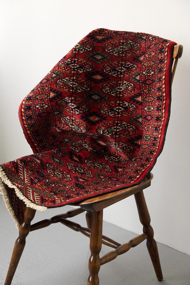 ヴィンテージラグ　トライバルラグ　ラホール産（121×63cm）赤　緑　黒　橙