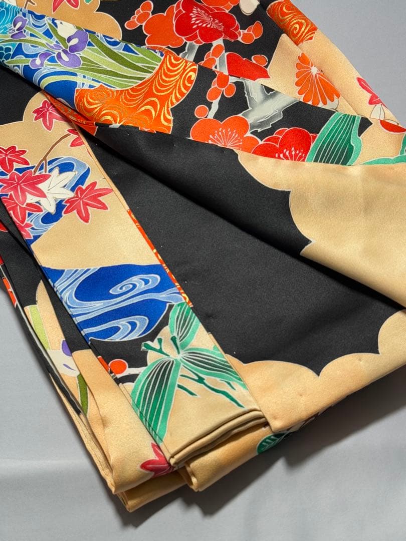 [美品] 高身長　振袖　黒　古典柄　松竹梅　駒刺繍　成人式　卒業式　礼装　結婚式