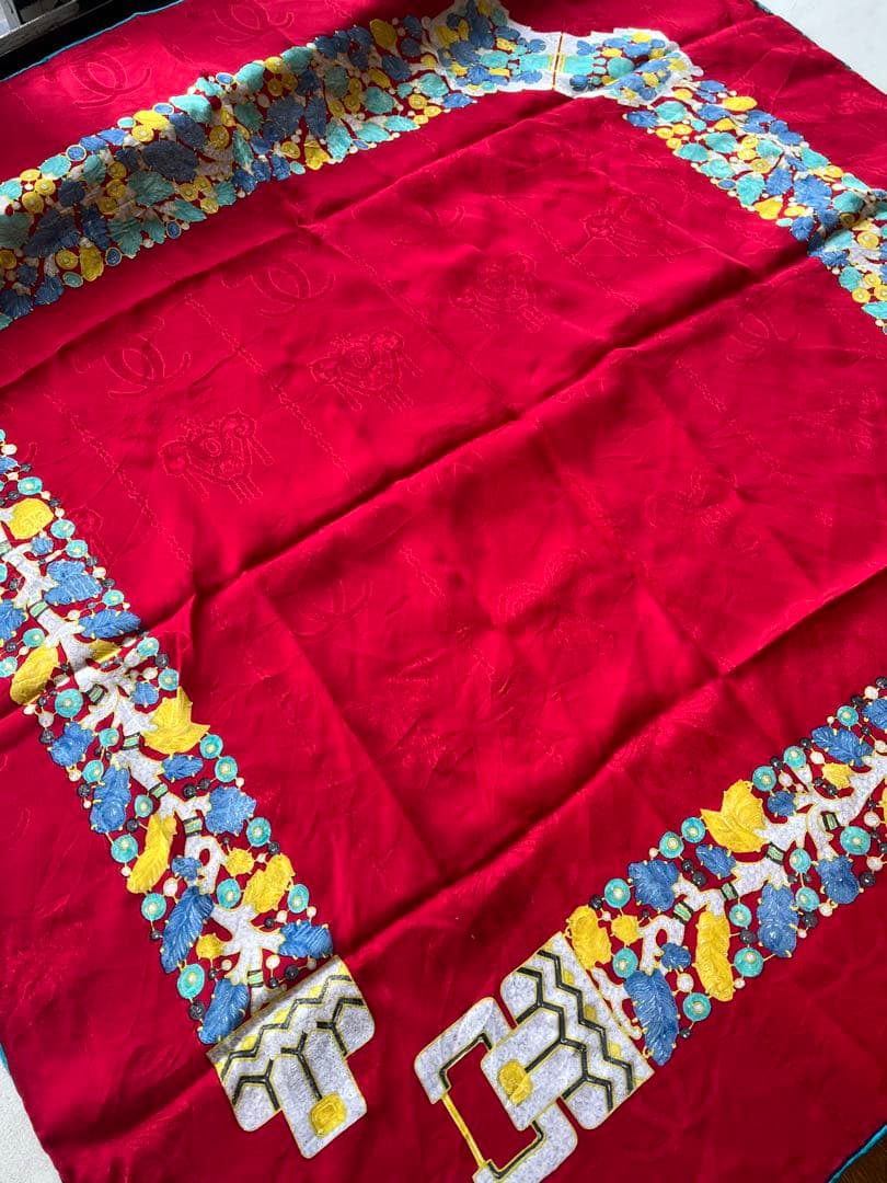 【新品未使用】Cartier シルク100% スカーフ 赤 ジュエリー柄