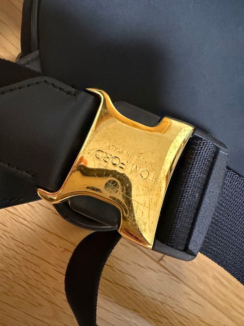 【中古美品】TOM FORD 黒 ボディバッグ