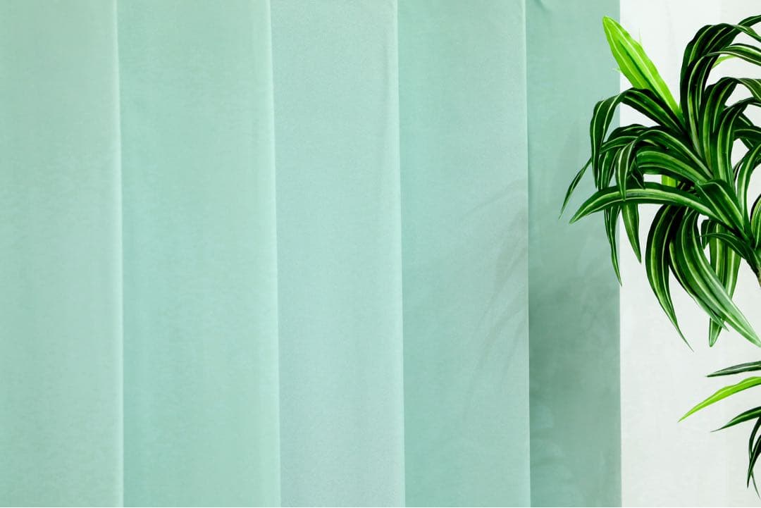 ゆん　1級遮光防炎カーテン　GN 8枚